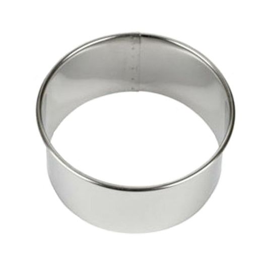 https://static.restaurantsupply.com/media/catalog/product/cache/58705eee992a0d7bab305099af29f9ee/a/t/ateco-14404-stainless-steel-4-1-2-inch-august-thomsen-round-cookie-cutter.jpg
