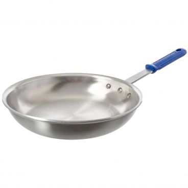 Vollrath 4010 10" Wear Ever Aluminum Fry Pan With Natural Finish And Removable Cool Handle Silicone Insulated Handle With EverTite Riveting System