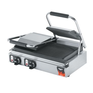 Vollrath 40795-C Cayenne Series 8 1/16" x 14 1/2" x 15" Dual Grooved Top & Bottom Panini Sandwich Grill - 208-240V
