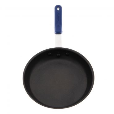 Winco AFP-10XC-H Gladiator 10" Non-Stick Aluminum Fry Pan with Sleeve - Excalibur Finish
